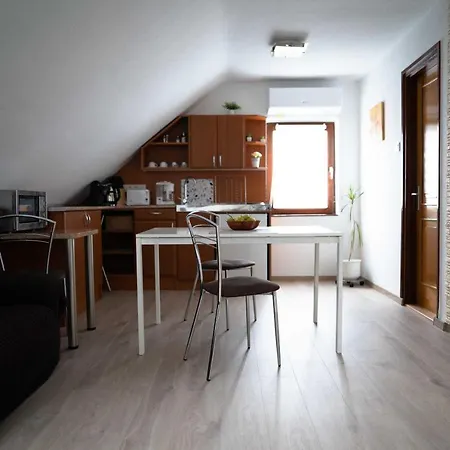 Marietta Apartment *